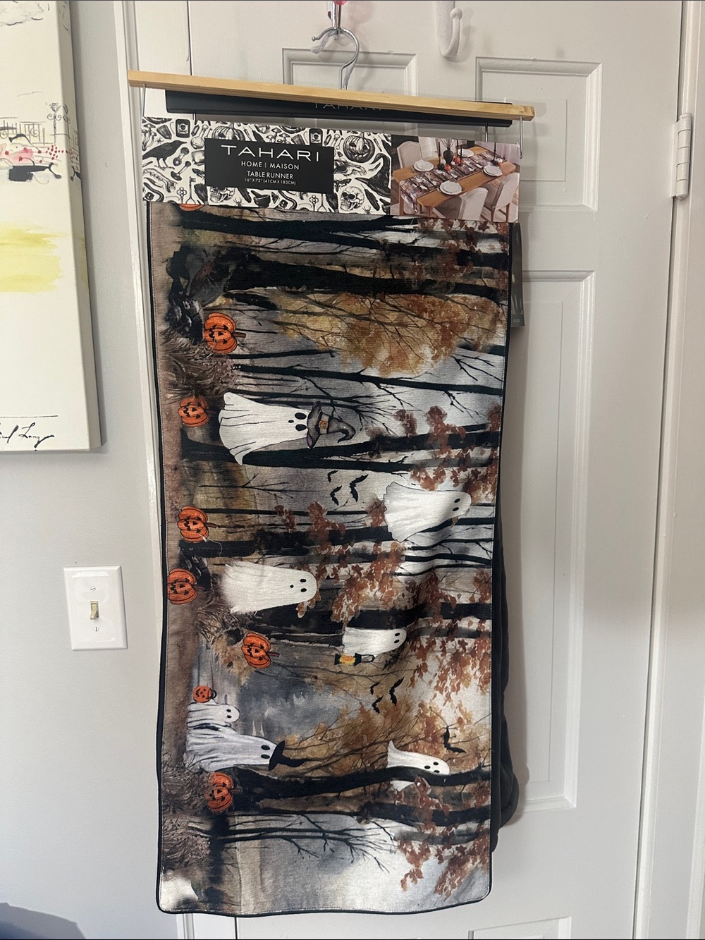 Tahari Halloween 👻 table runner